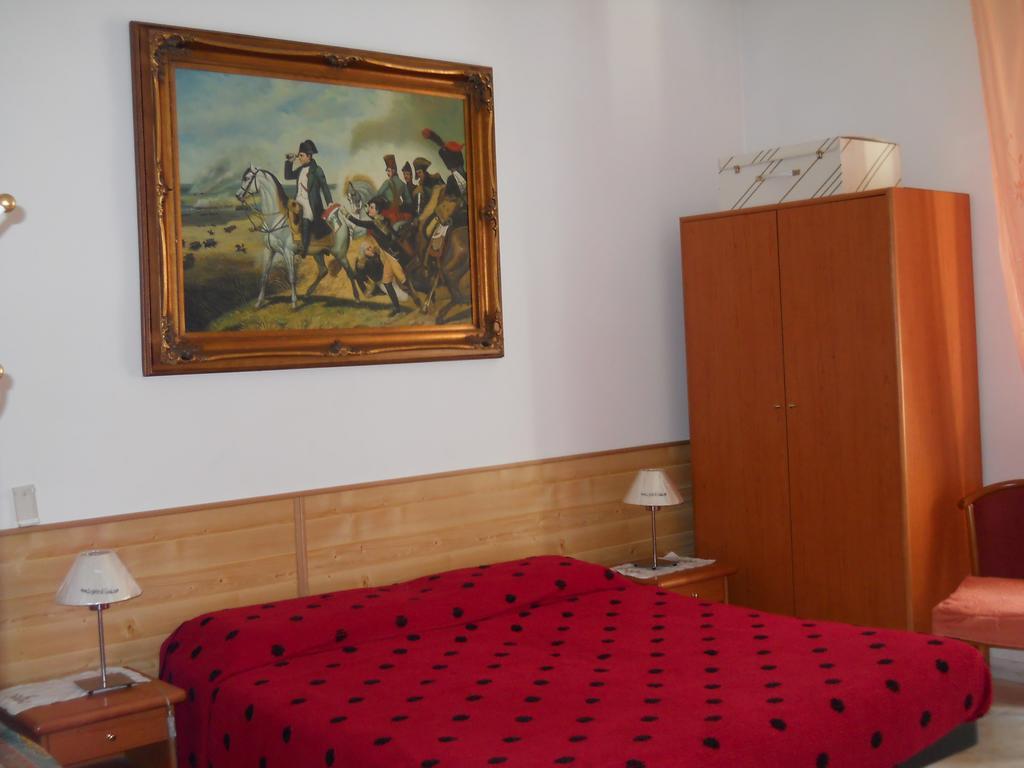 Le Pietre Di Giada Hotel Roma Habitación foto